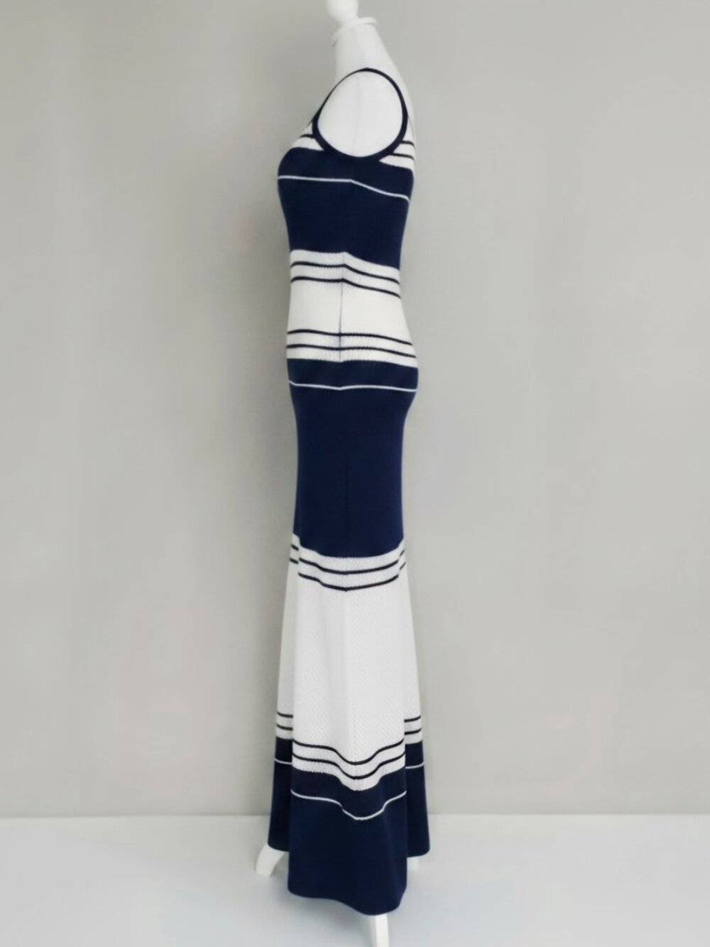 VENUS Women’s Sleeveless Knit Halter Navy & White Maxi Dress – Size XS (NWOT) - Picture 2 of 10